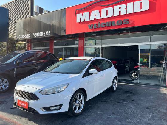 FORD FOCUS 1.6 SE 16V FLEX 4P POWERSHIFT FORD FOCUS 1.6 SE 16V FLEX 4P POWERSHIFT